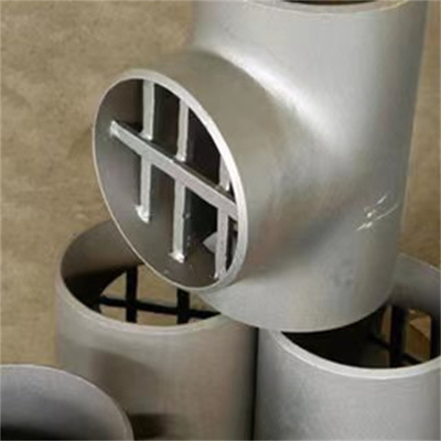 24 &quot;वेल्डेड पाइप फिटिंग कार्बन स्टील समान टी / कम करने वाली टी Asme Astm A234 Wpb