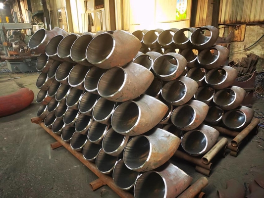 Sch40 22.5 डिग्री कोहनी कार्बन स्टील सीमलेस ब्यूटेड वेल्डिंग Astm A234