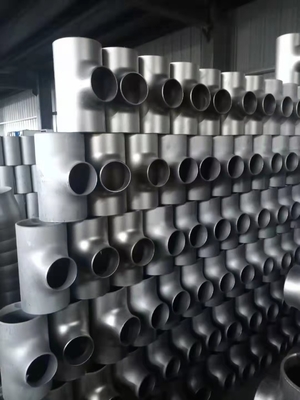 ASTM A234 स्टेनलेस स्टील टी Sch40 Sch80 50mm 100mm 1000mm सैंडब्लास्टिंग